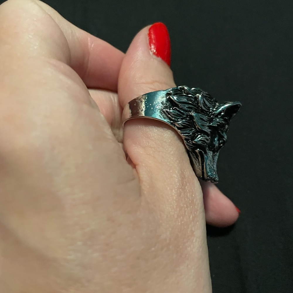 Metal wolf ring. - Picture 6 of 8
